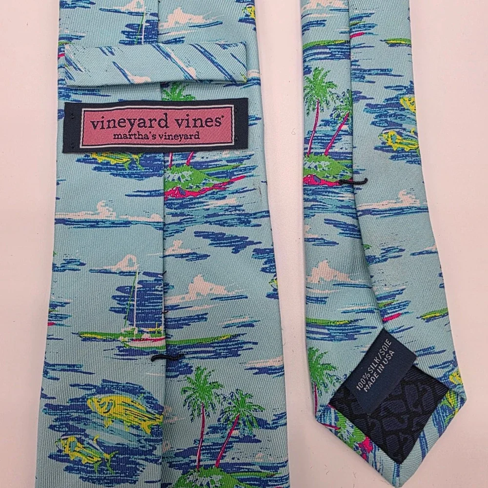 Vineyard Vines Martha Vineyard Silk Tie Light Blue Tropical Island Sailboat Fish